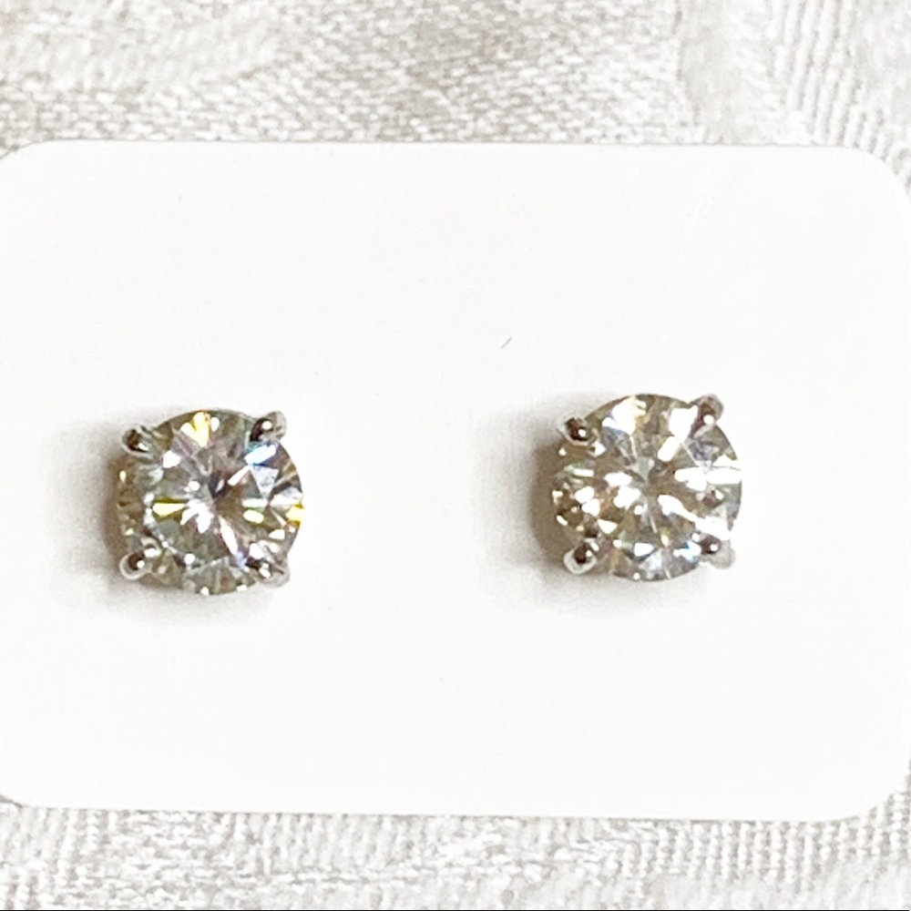 1.68 TCW VVS1-G White Moissanite Studs